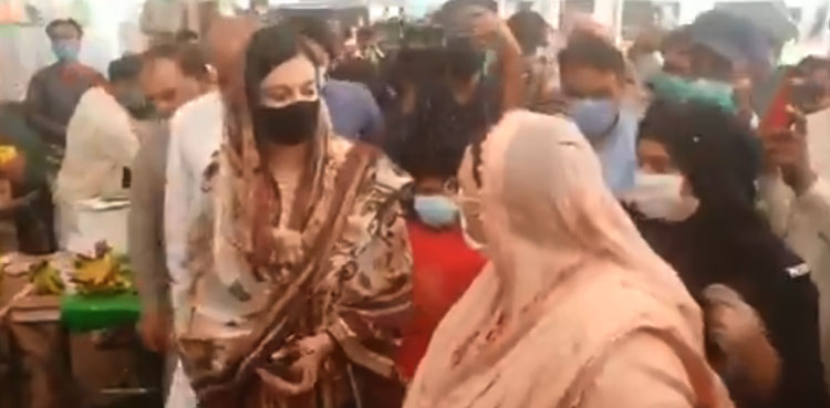 firdous ashiq awan sialkot ac sonia sadaf ramazan bazaar